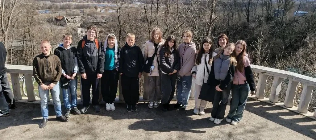 🎼 Путешествие в эпоху: 6Г и 6Д на Графском поезде 🚂  Вот это день! Ученики 6Г и 6Д классов совершили