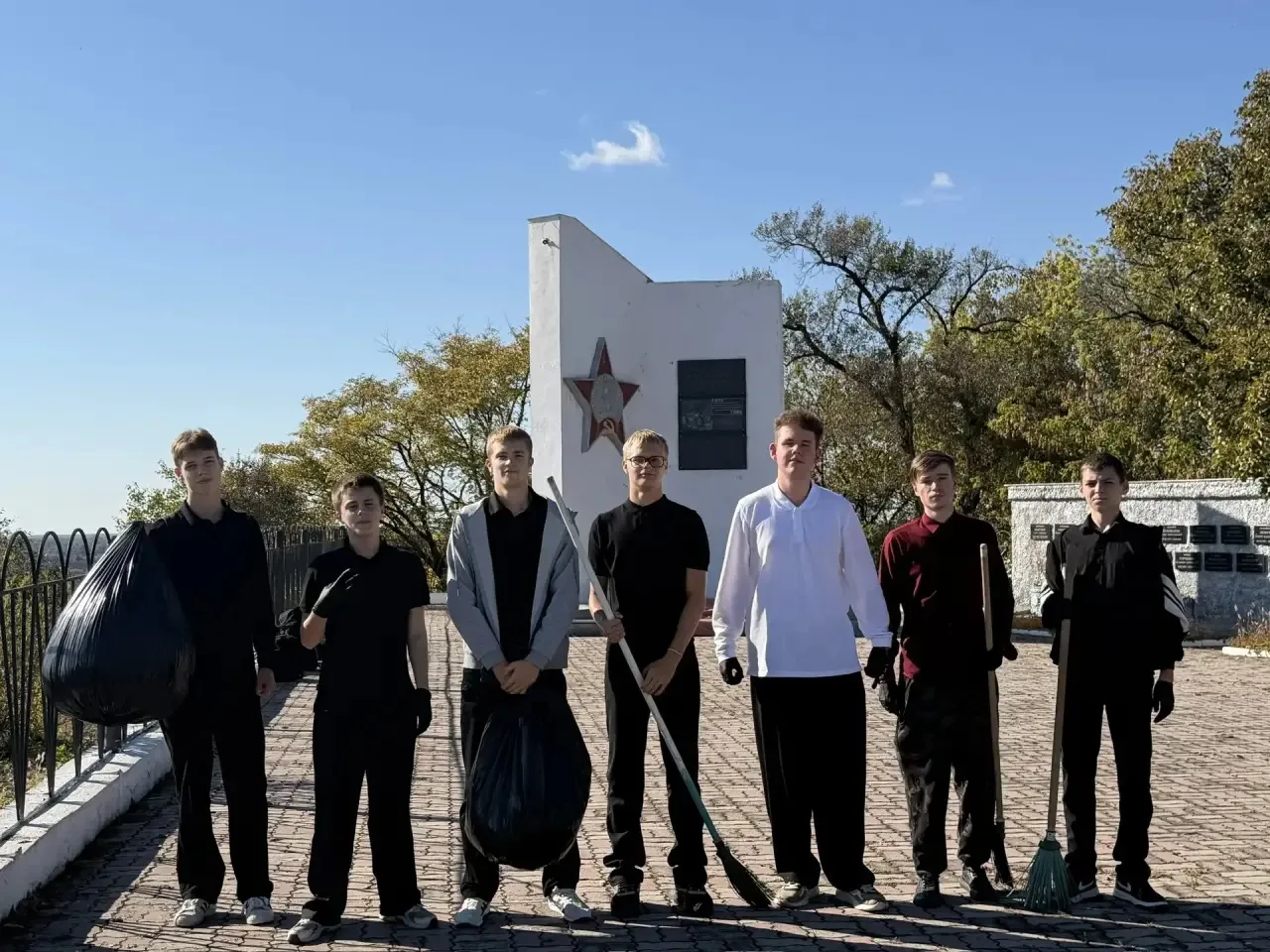 📍На Чёрной скале сегодня было особенно оживлённо – здесь побывали ученики 10 класса.