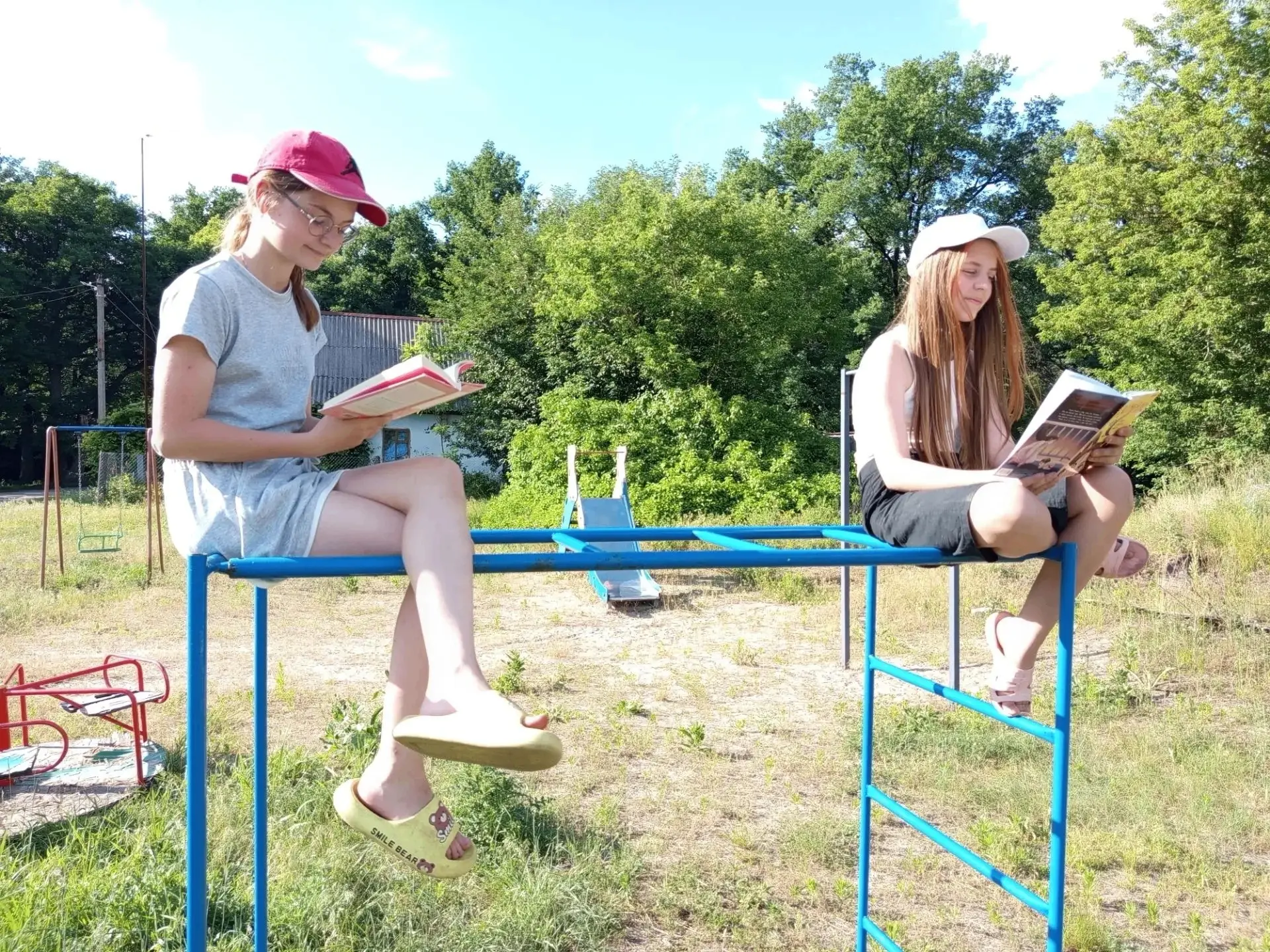 «Библиоканикулы на природе»: лето, книги и яркие эмоции в Поддубровской сельской библио...