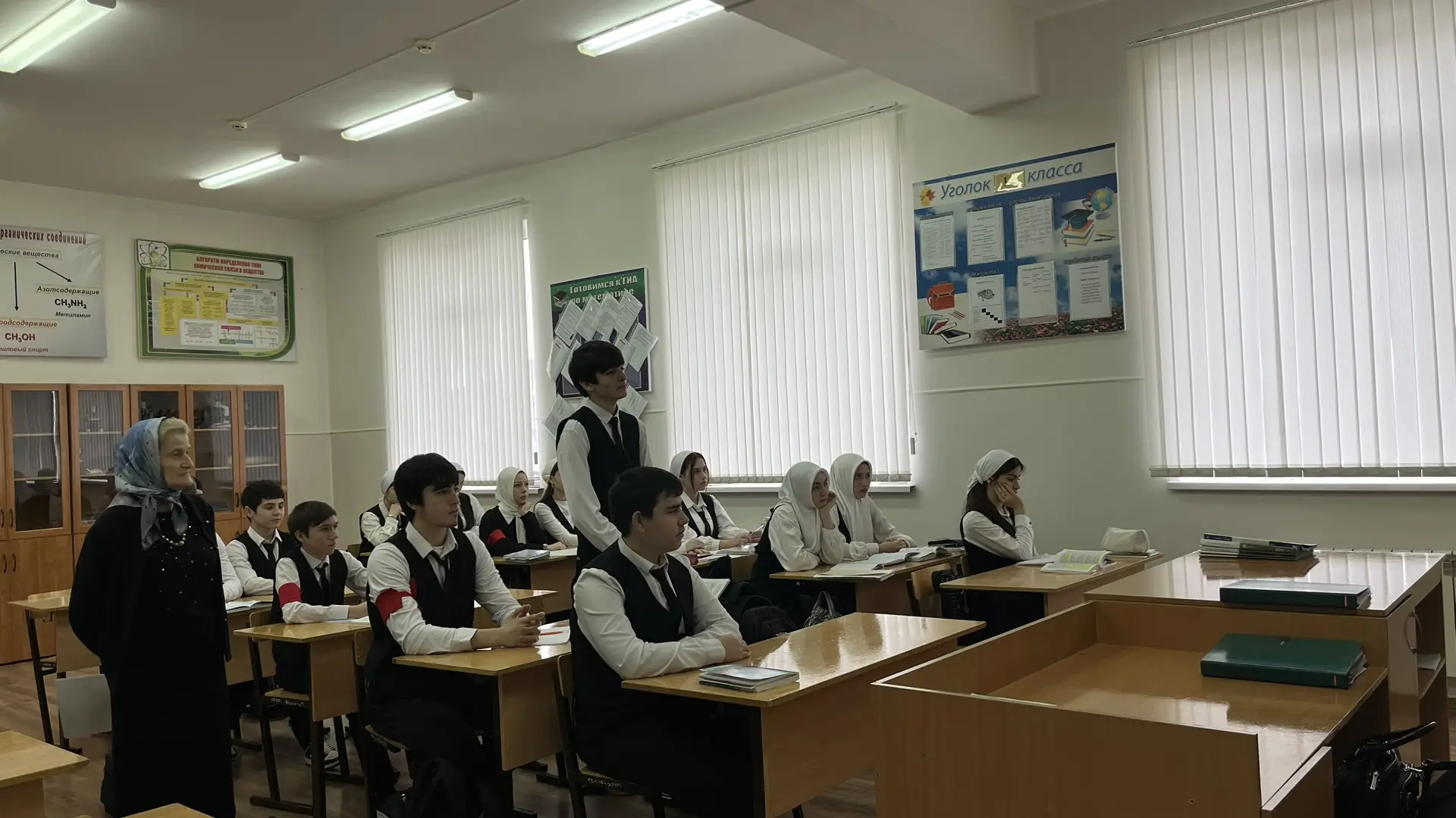 Единые уроки «Права человека» в МБОУ «СОШ № 4 с. Алхан-Юрт»   В нашей школе состоялись единые уроки 