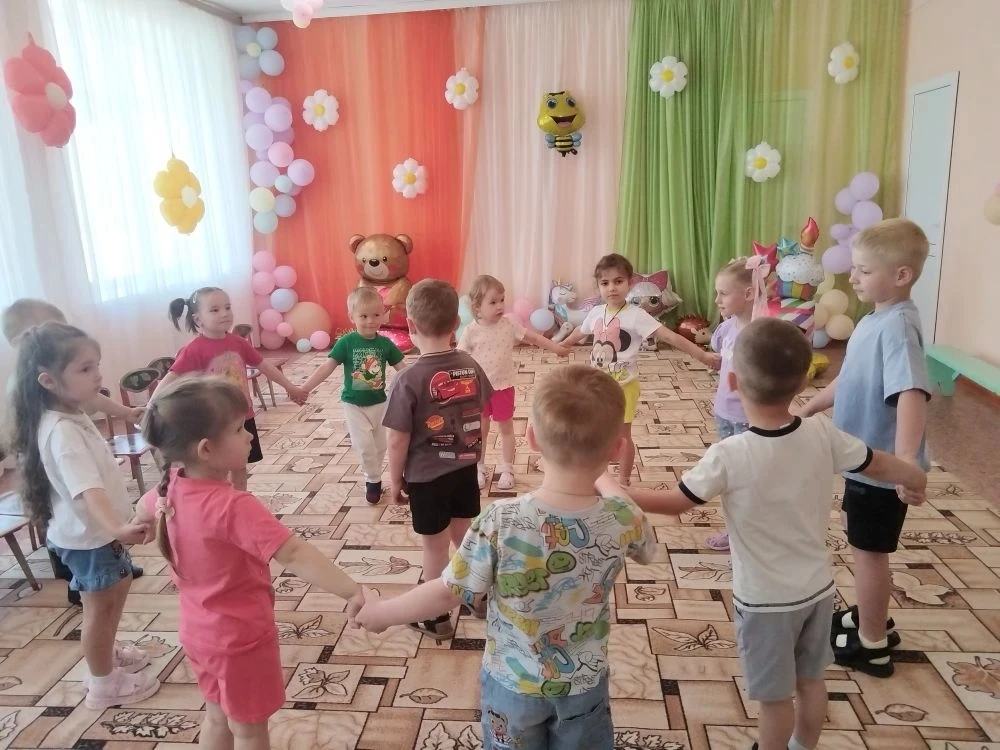 Сегодня особенный день — день рождения нашей большой страны и день рождения нашего замечательного Вл
