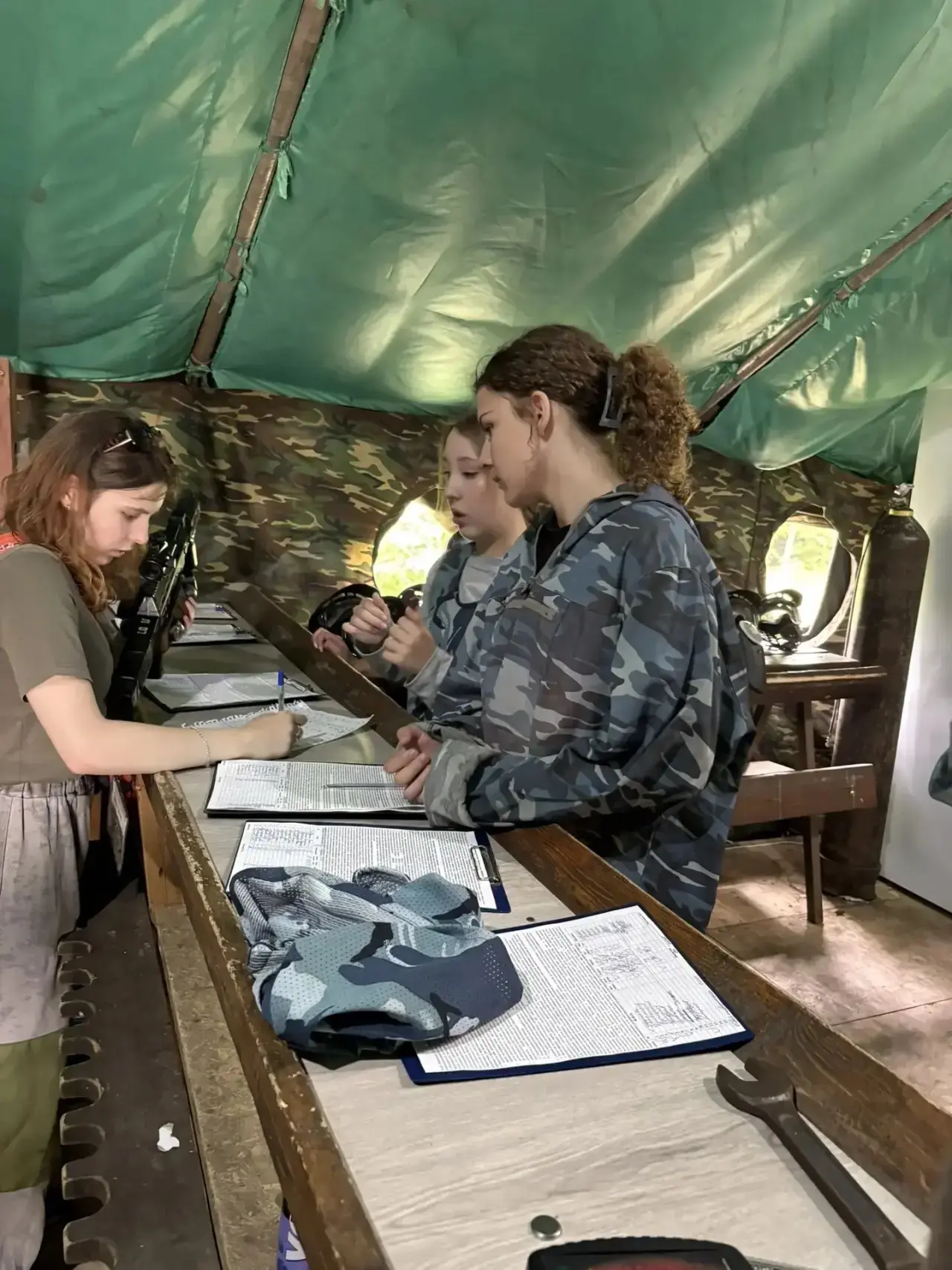 🛡️ 7 «В» класс принял участие во Всероссийской акции «Мои безопасные каникулы»!  Ребята стали участн