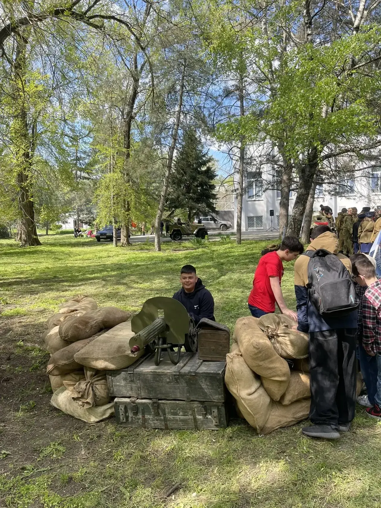 Чтобы помнили: экскурсия в преддверии 9 Мая 🌟  "Нет в России семьи такой, где не памятен свой герой.
