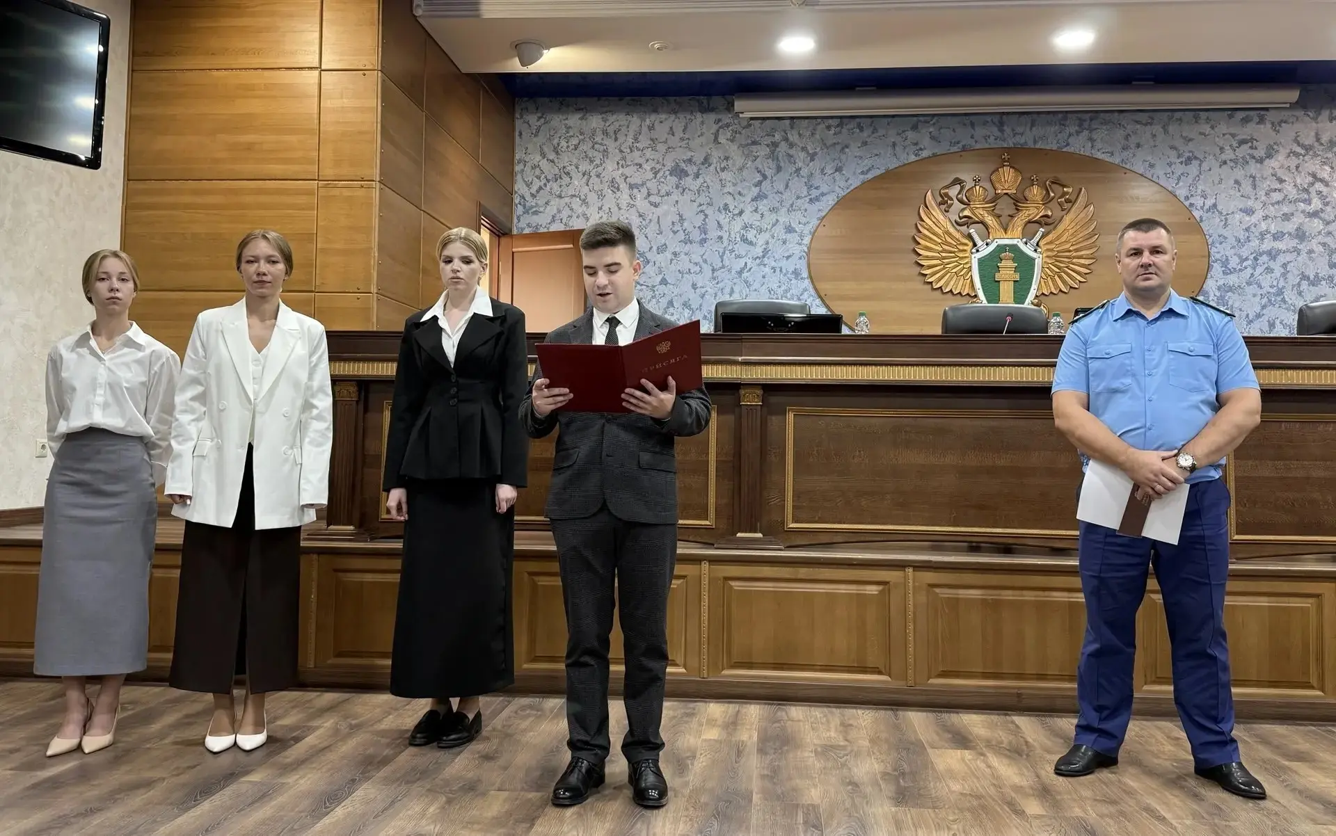 В прокуратуре Орловской области в торжественной обстановке состоялось принятие Присяги ...