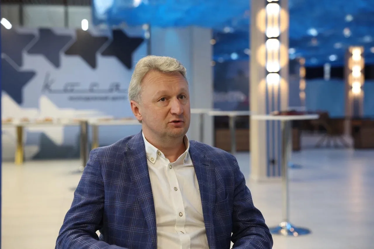 Указом Президента Владимира Владимировича Путина почетного звания «Заслуженный артист Российской Фед