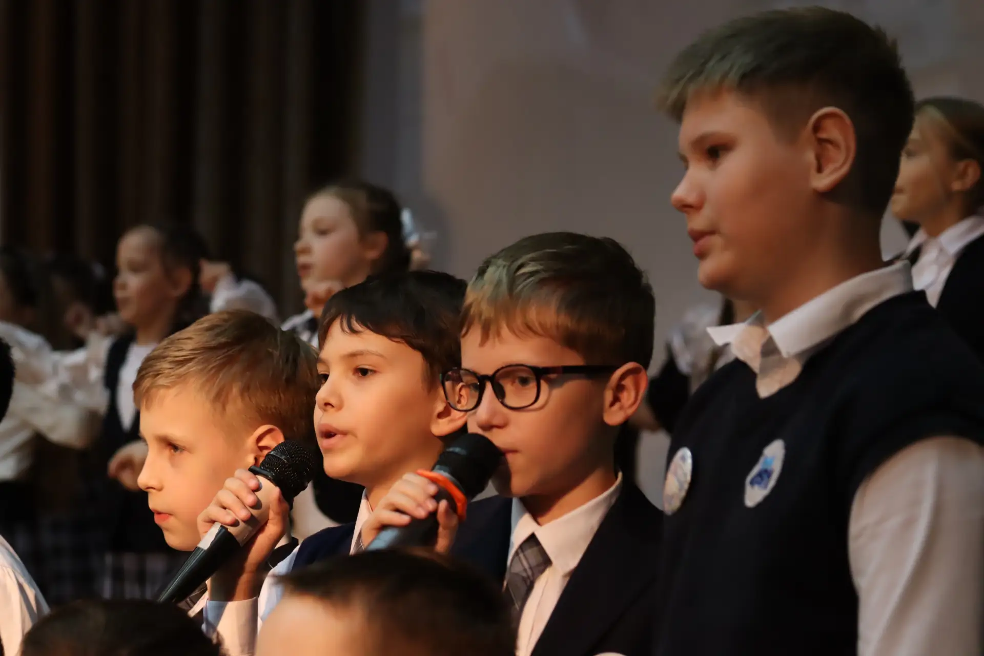 ✨ До свидания, начальная школа! ✨  🎓 В нашей школе прошли выпускные для учеников 4-х классов. Праздн