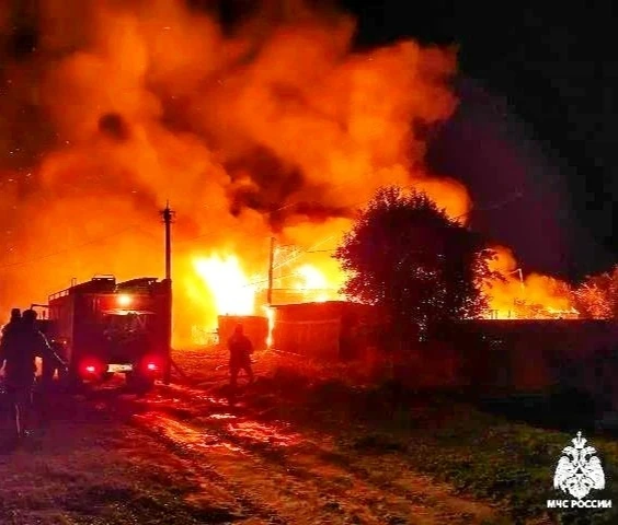 ‼😲Серьезный пожар в деревне Озерки.