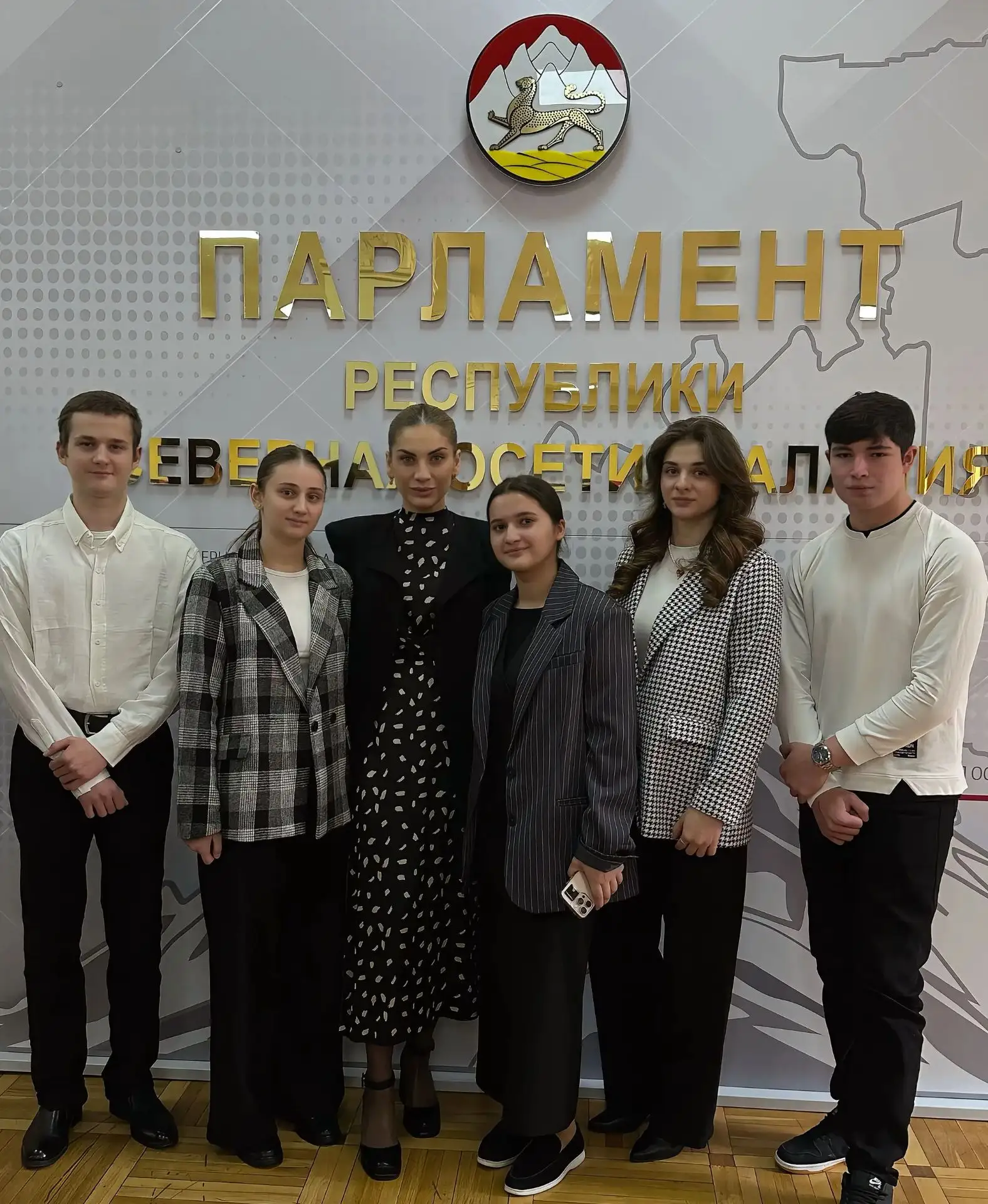 Студенты первого курса , во главе с преподавателем и депутатом Молодежного Парламента V...