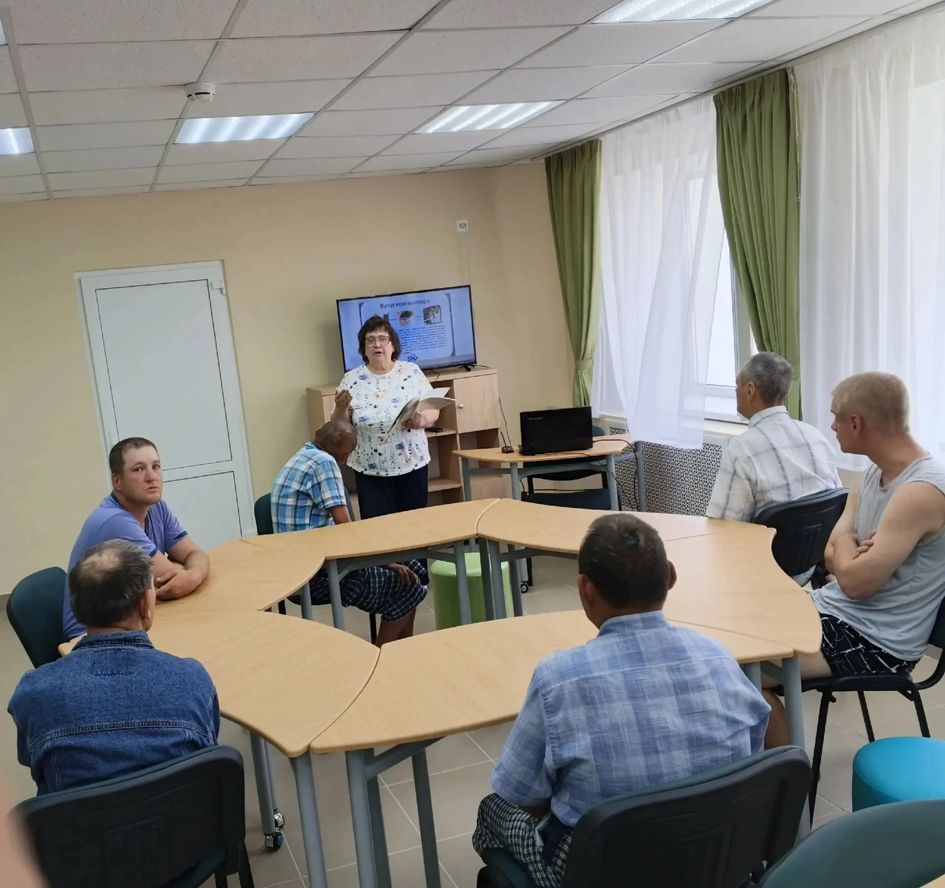 В Подосиновском доме-интернате прошла познавательная программа «Интернет-безопасность»