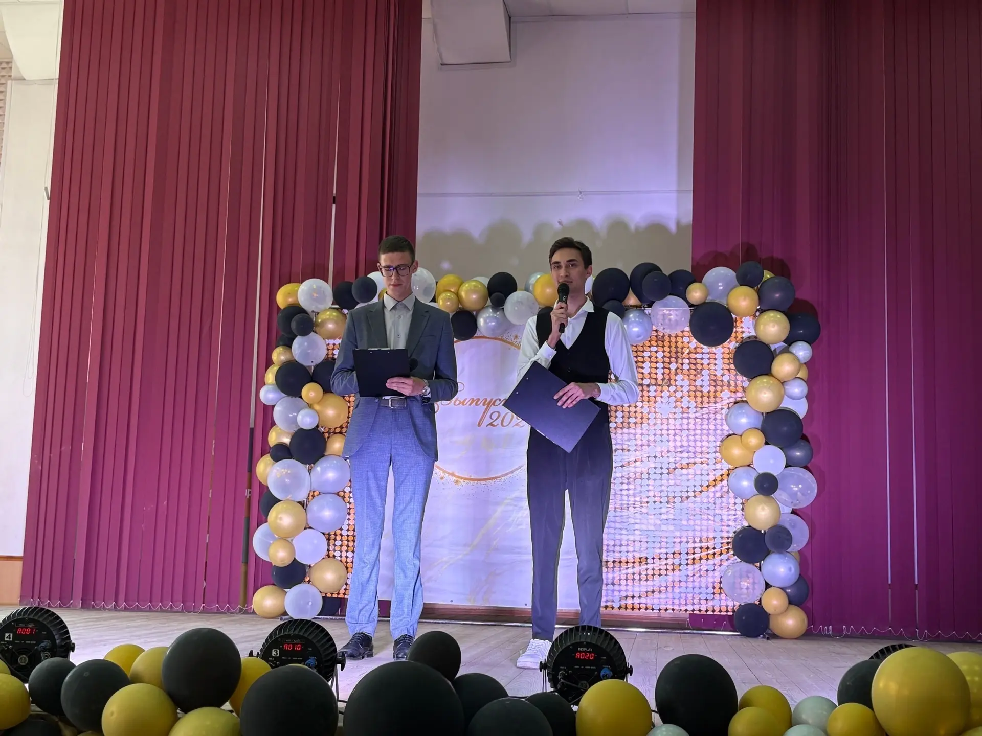 Последний звонок 🔔

📌 19 мая в нашем колледже для студентов выпускных групп прошёл последний звоно