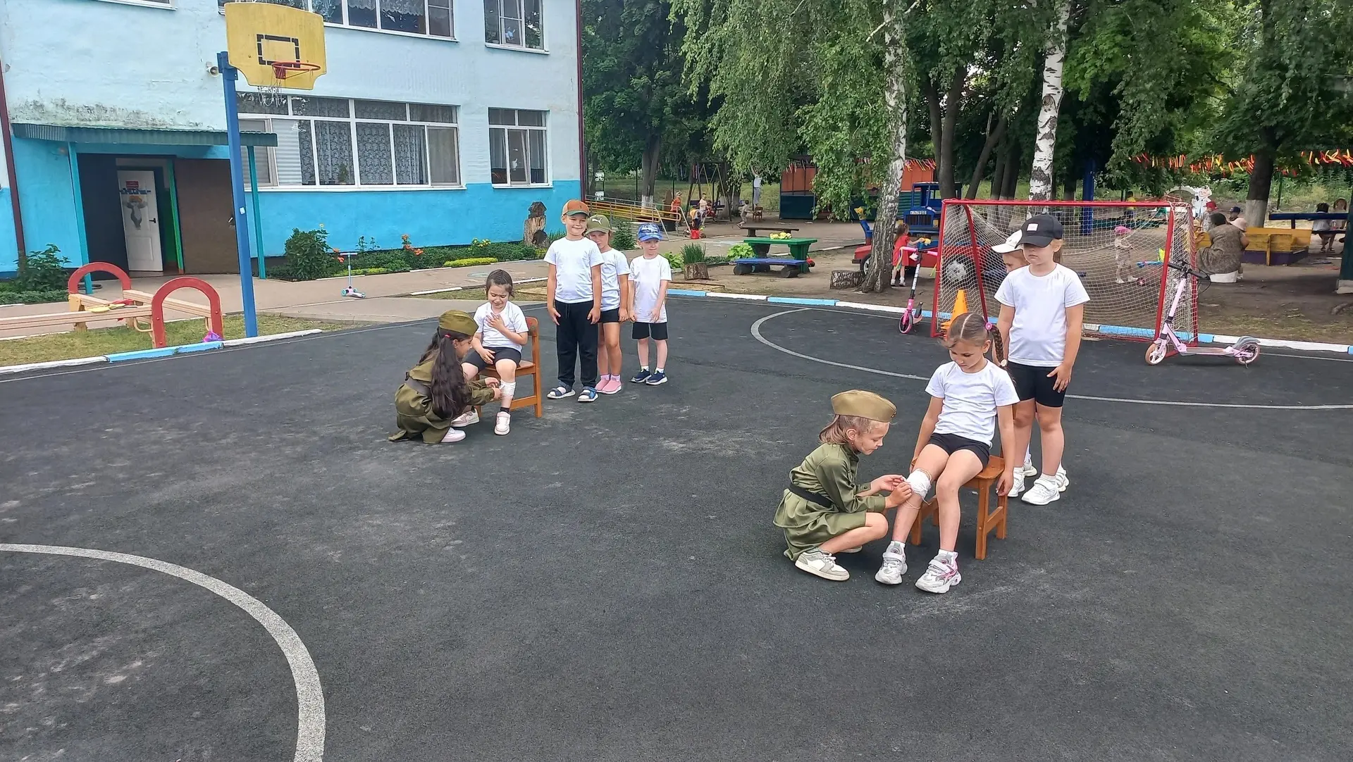 В рамках проекта "Я-патриот" в подготовительной к школе группе была проведена игра "Зарница". 
Мероп