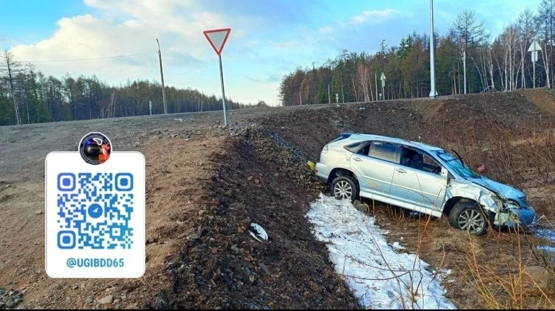 ⚡️Сахалинка без прав села за руль Toyota Harrier и улетела в кювет  В Тымовском районе вечером 11 ма