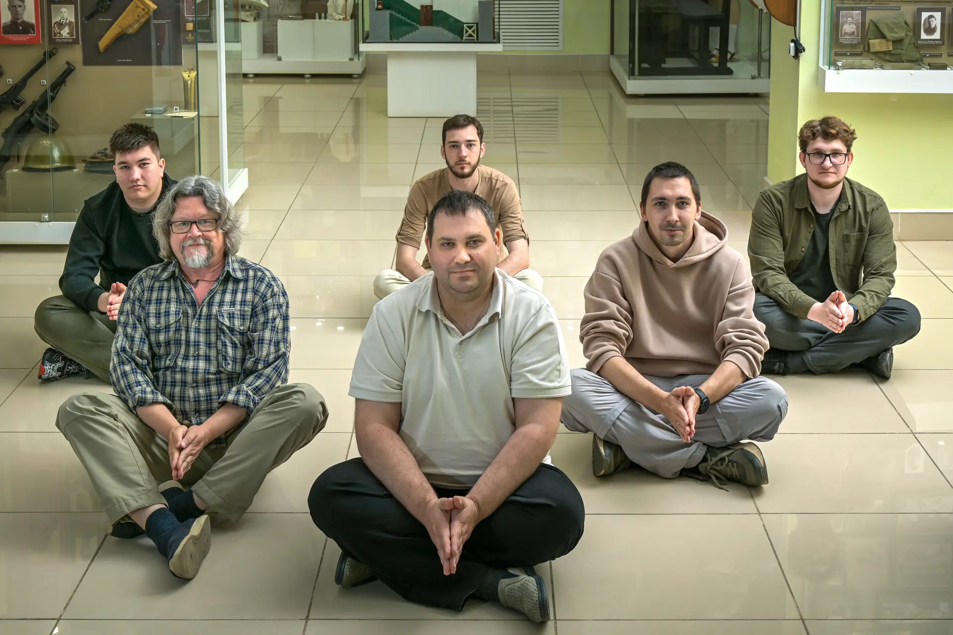 «Музейный ретрит»: выпуск 1. Практика недели: «Медитация у витрины».

Найди самый старый экспонат. У