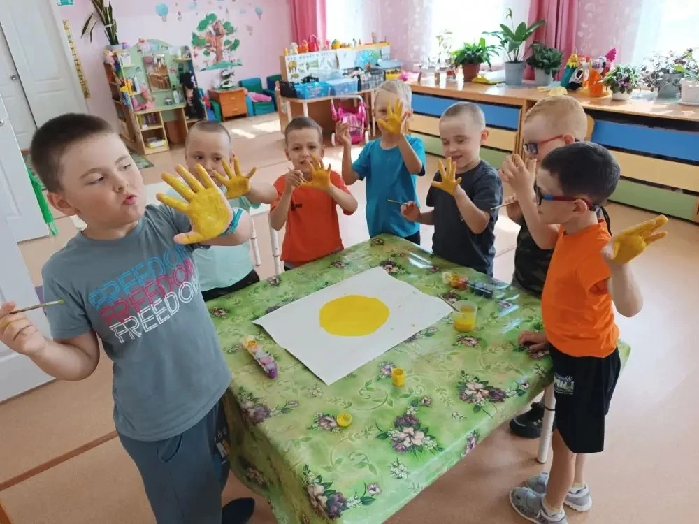✅ Солнечное настроение в нашем детском саду! ☀️

✨ Сегодня мы отмечали День Солнца. Было очень жарко