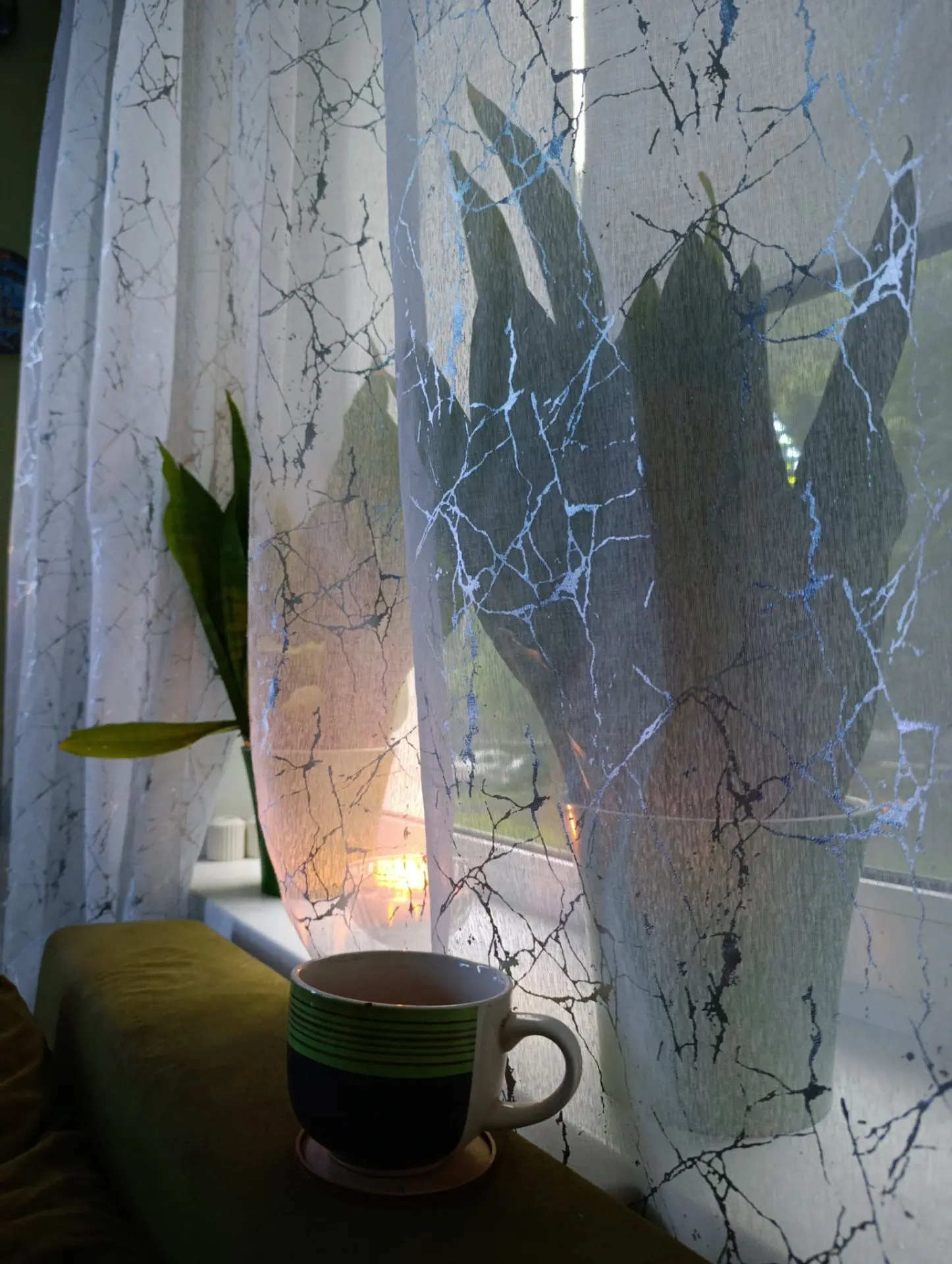 🌙 Вечер…
☕ Чай с лимоном.
🕯️ И я зажгла свою свечу.
Так уютно😊


#домауютно #мойвечер #лето #авгу