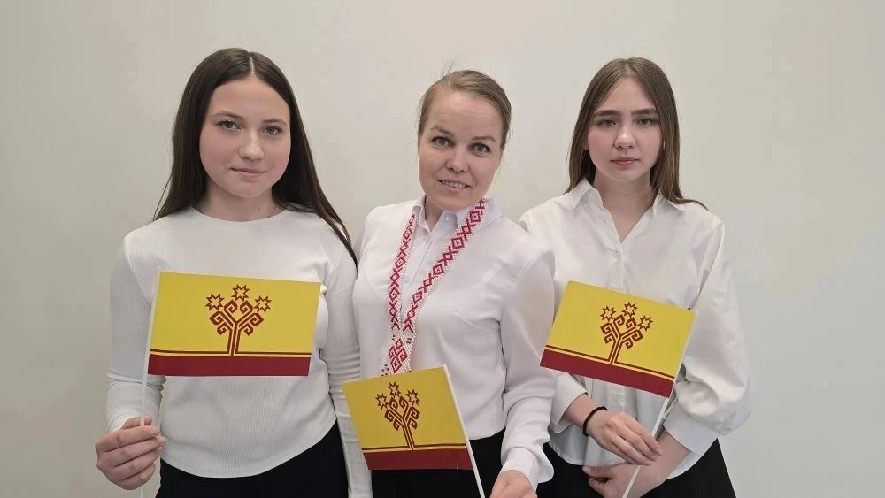 ✍️Не просто текст, а связь времен: как 56-я школа писала «Пӗтӗм чӑваш диктанчӗ»  Сегодня в школе № 5