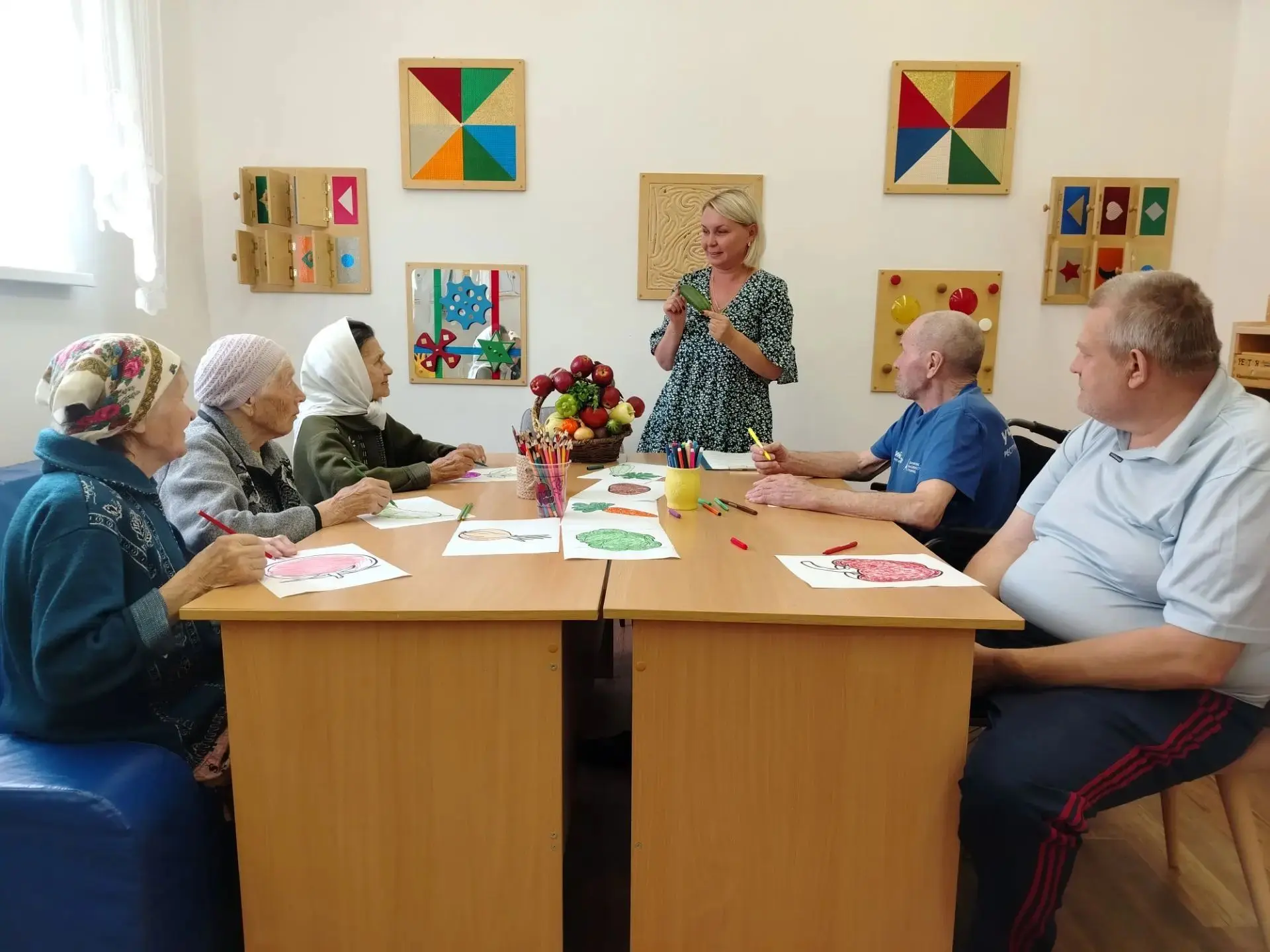 🆕 В рамках технологии "Гарденотерапия" психолог Марина Чапалова провела с получателями...