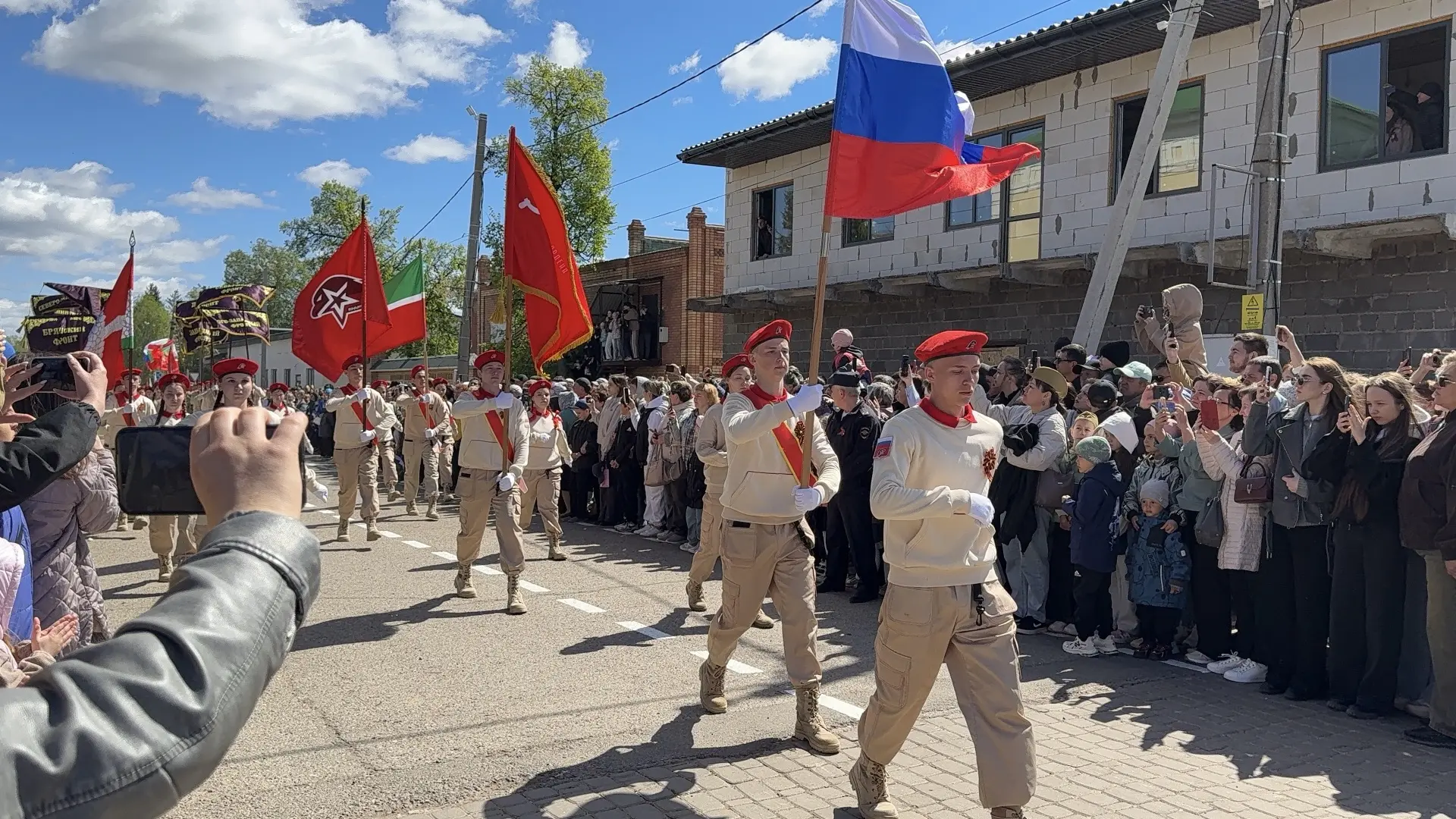 С ПРАЗДНИКОМ, ГЕРОИ! ЧЕСТЬ, ДОСТОИНСТВО И ПАМЯТЬ В КАЖДОМ ШАГЕ