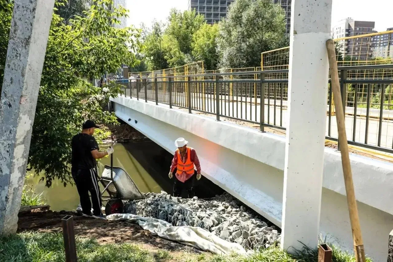🌉 Ремонт пешеходного моста на Щербакова выполнен на 78%