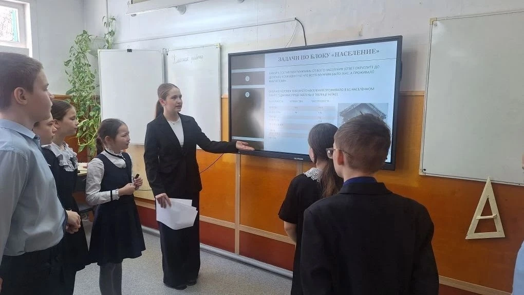 Никитина Елизавета, ученица 9 класса, провела в 5 классе урок: Решение задач по теме: Р...
