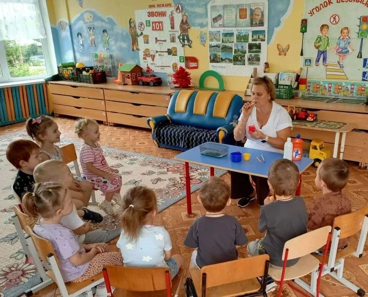 🎉 День мыльных пузырей в первой младшей группе «Б»! 🎉

Сегодня у наших малышей был настоящий празд