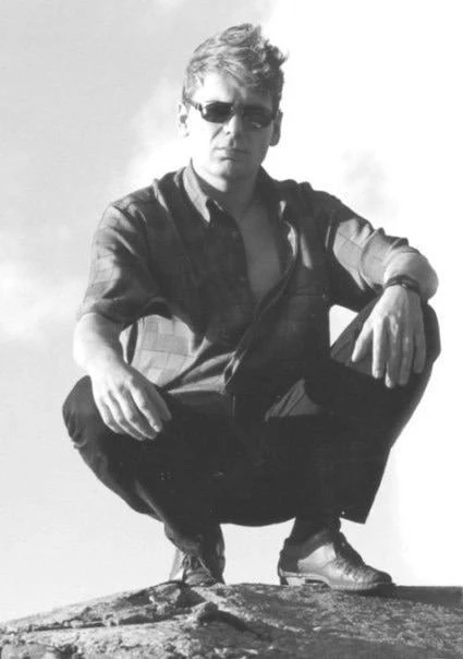 Юрий Κлинcких, лидеp гpуппы "Сeктoр Γаза", 1990-e.