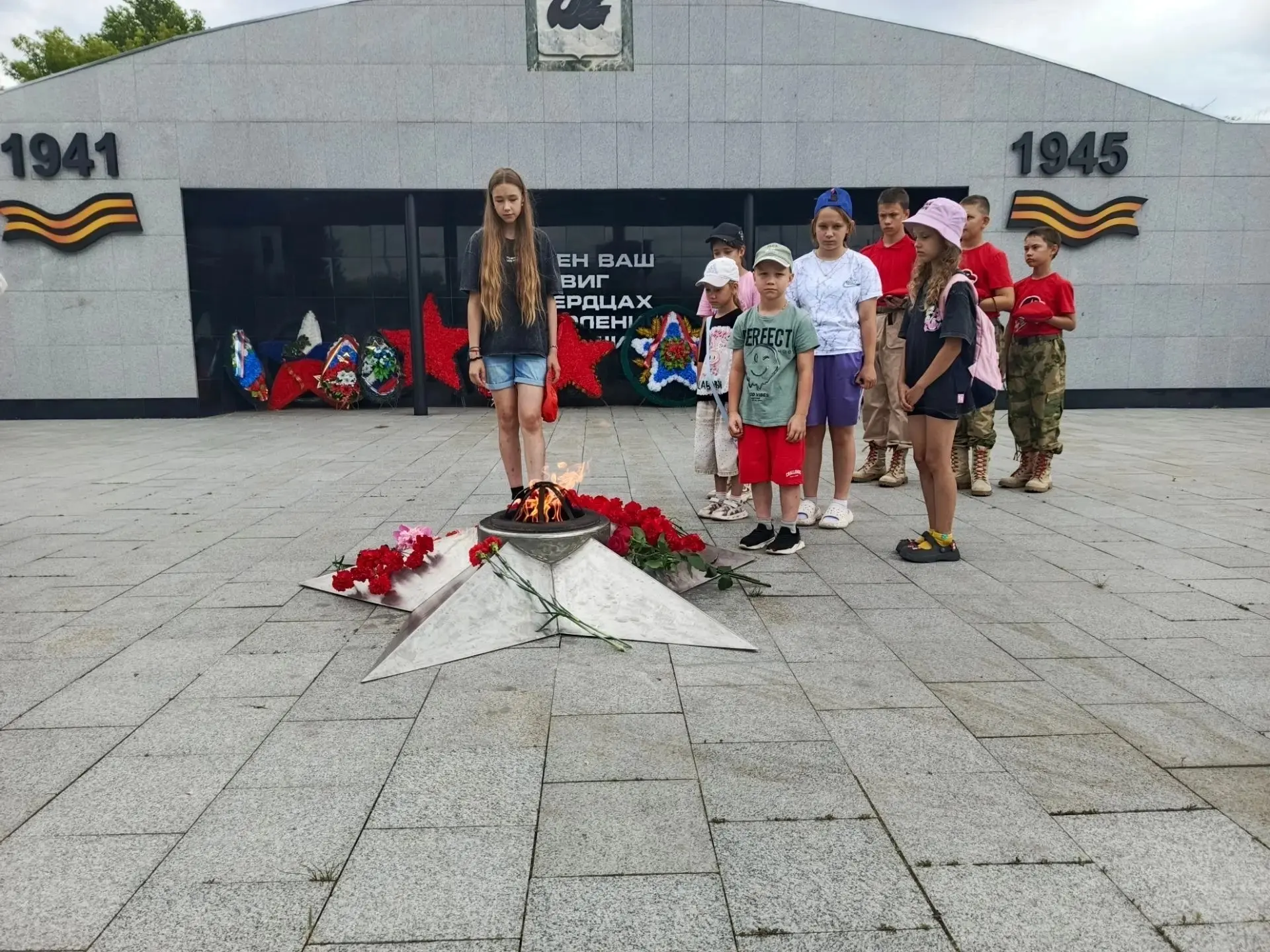 День памяти и скорби в школьном лагере: Помним, чтим, гордимся! 
 
Сегодняшний день в нашем школьном
