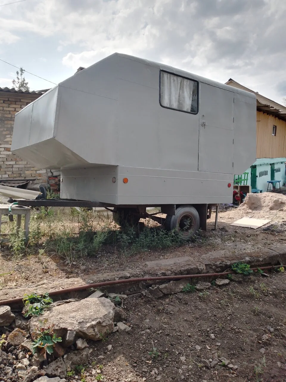 Продам прицеп -дом самодельный, верхняя будка съёмная устанавливаются дуги и Тэн и буде...
