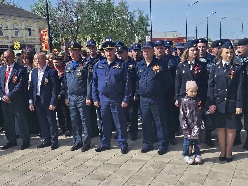 Сотрудники пожарно-спасательной части № 48 государственной противопожарной службы по ох...