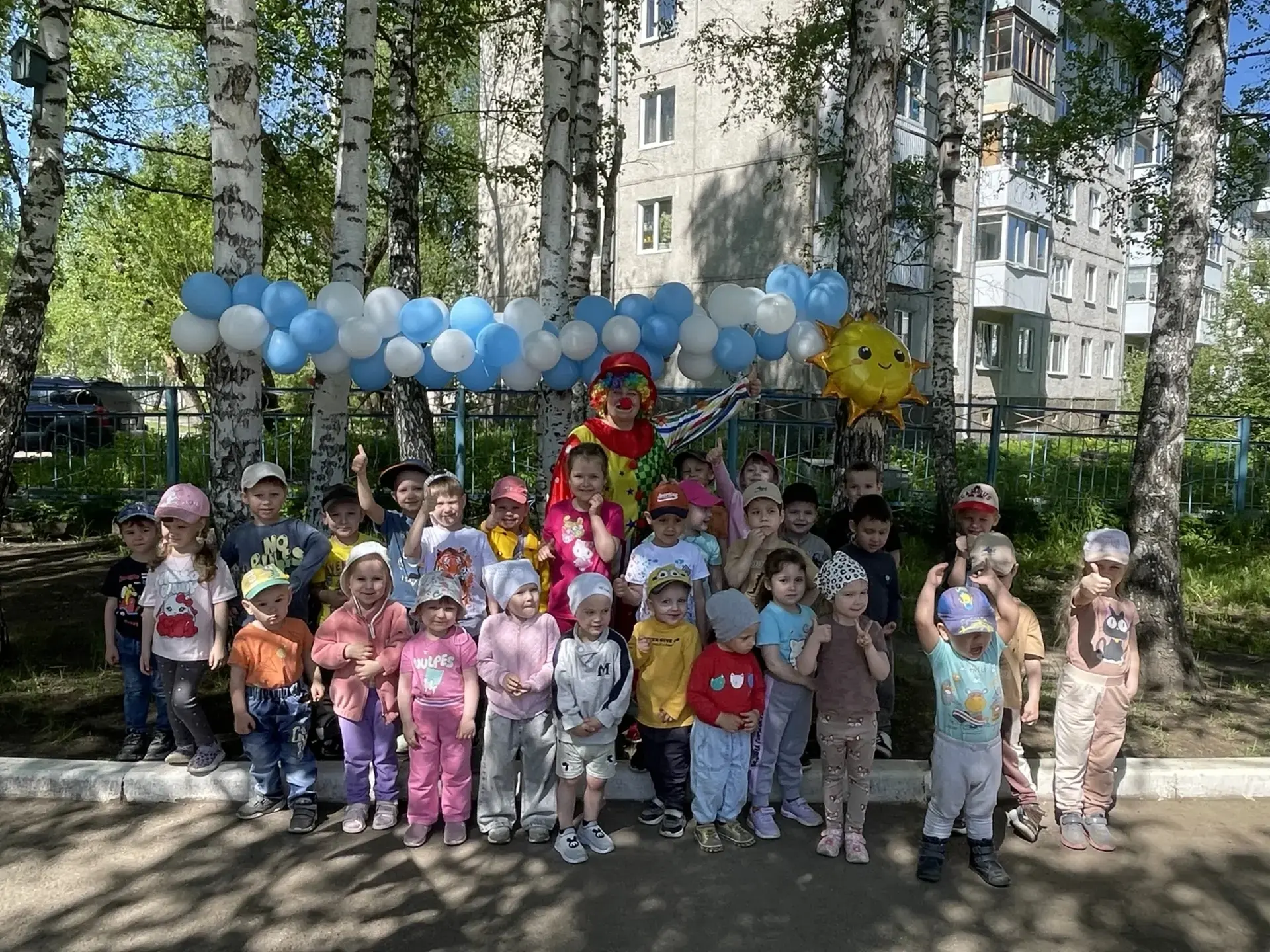 **1 июня — особенный день, наполненный звонким смехом и радостью!** В нашем детском саду прошёл наст