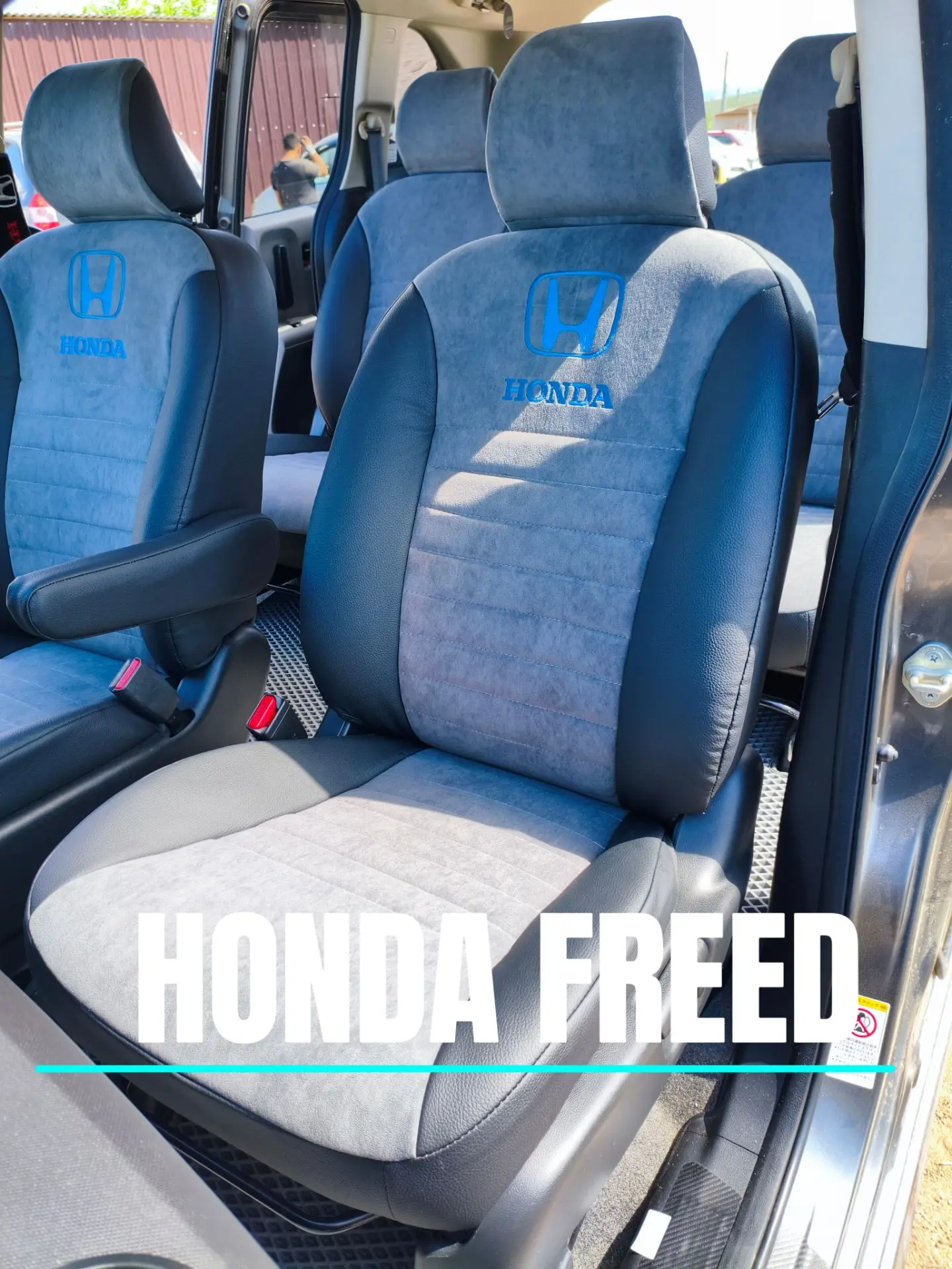 GREFON BLACK & DESERT 17: премиум-стиль на три ряда для Honda Freed.