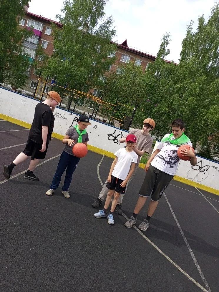 🏀 Школа любимого дела в «Радуге»

На спортивной площадке прошли занятия по баскетболу!

Старшие реб