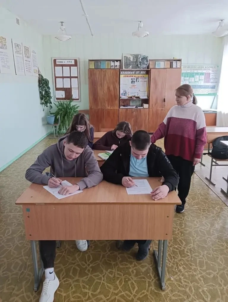 В Фомино-Негачевском филиале МБОУ СОШ с. Дмитряшевка с обучающимися 9 в класса прошла с...