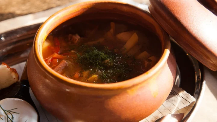 🍜 Щи из свежей капусты — наваристый суп на говяжьем бульоне с белыми грибами, помидора...