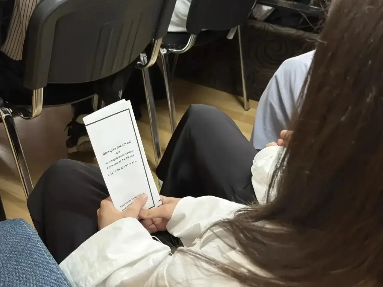🧑‍🎓 В Кизилюрте прошла ярмарка вакансий для подростков «Летняя занятость»  Мероприятие организовал Т