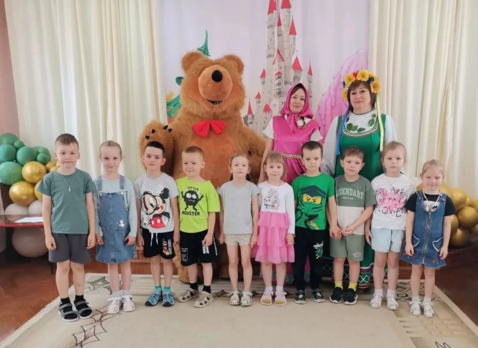 В нашем детском саду состоялся яркий и долгожданный праздник «Здравствуй, лето!» 🌞 Лет...