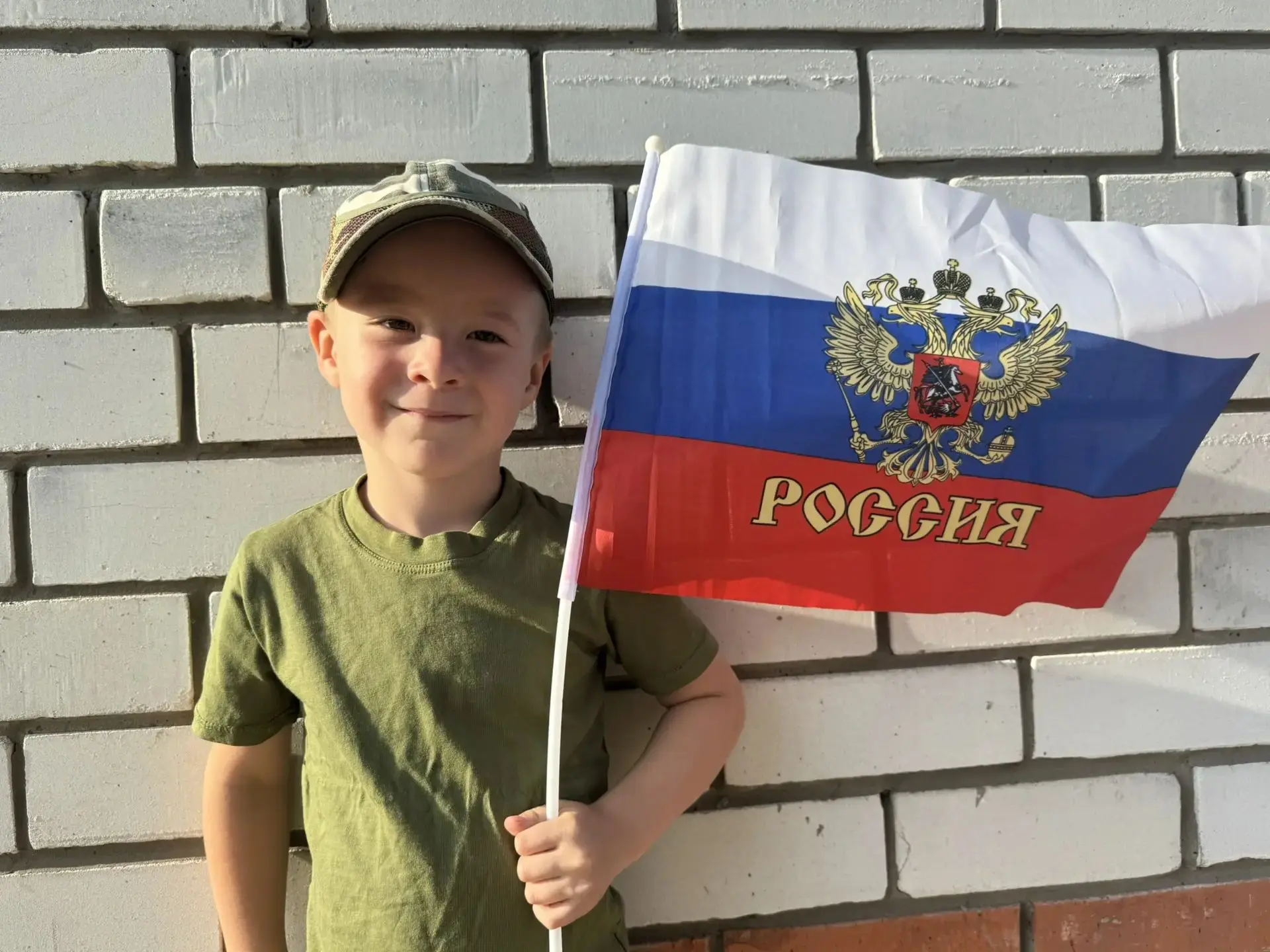 🇷🇺 В преддверии Дня Государственного флага РФ,воспитанник группы "Золотая рыбка" Коро...