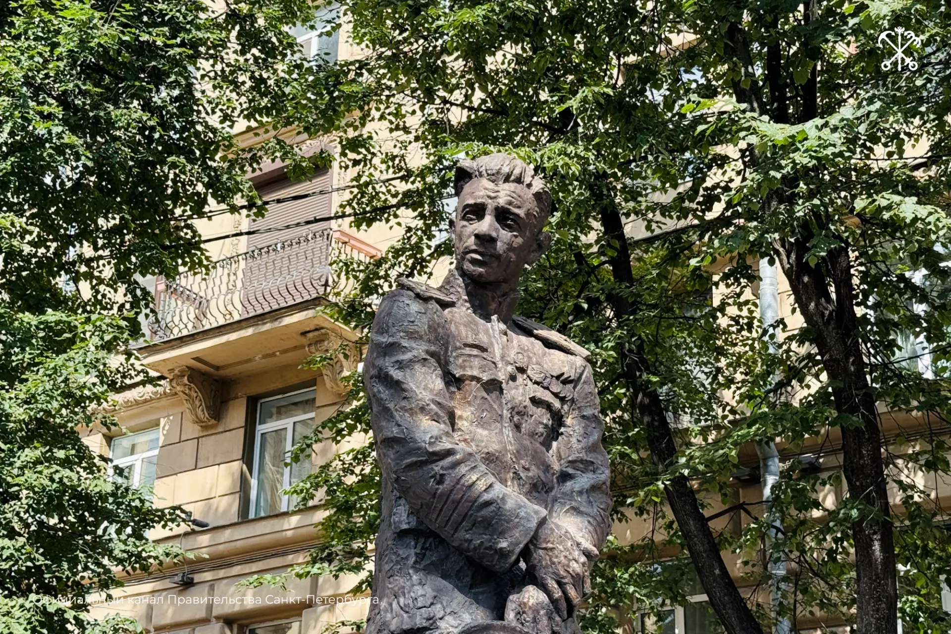 Обновлённый сквер Маринеско открыли в Кировском районе. В торжественной церемонии приня...