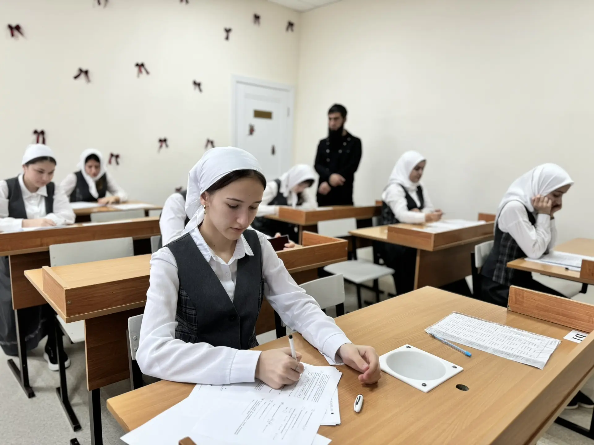 Сегодня, 17.12.2025г. в МБОУ «СОШ с. Нагорное» проходит пробный ОГЭ по математике.