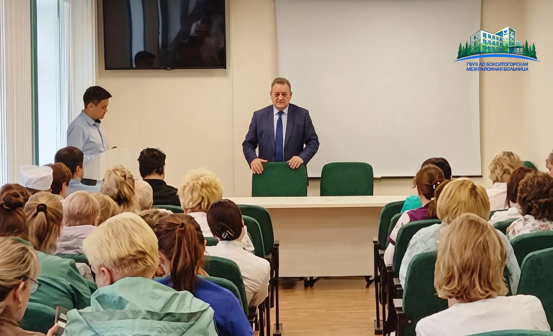 Рабочая встреча депутата Законодательного собрания Ленинградской области Н.И. Пустотина...