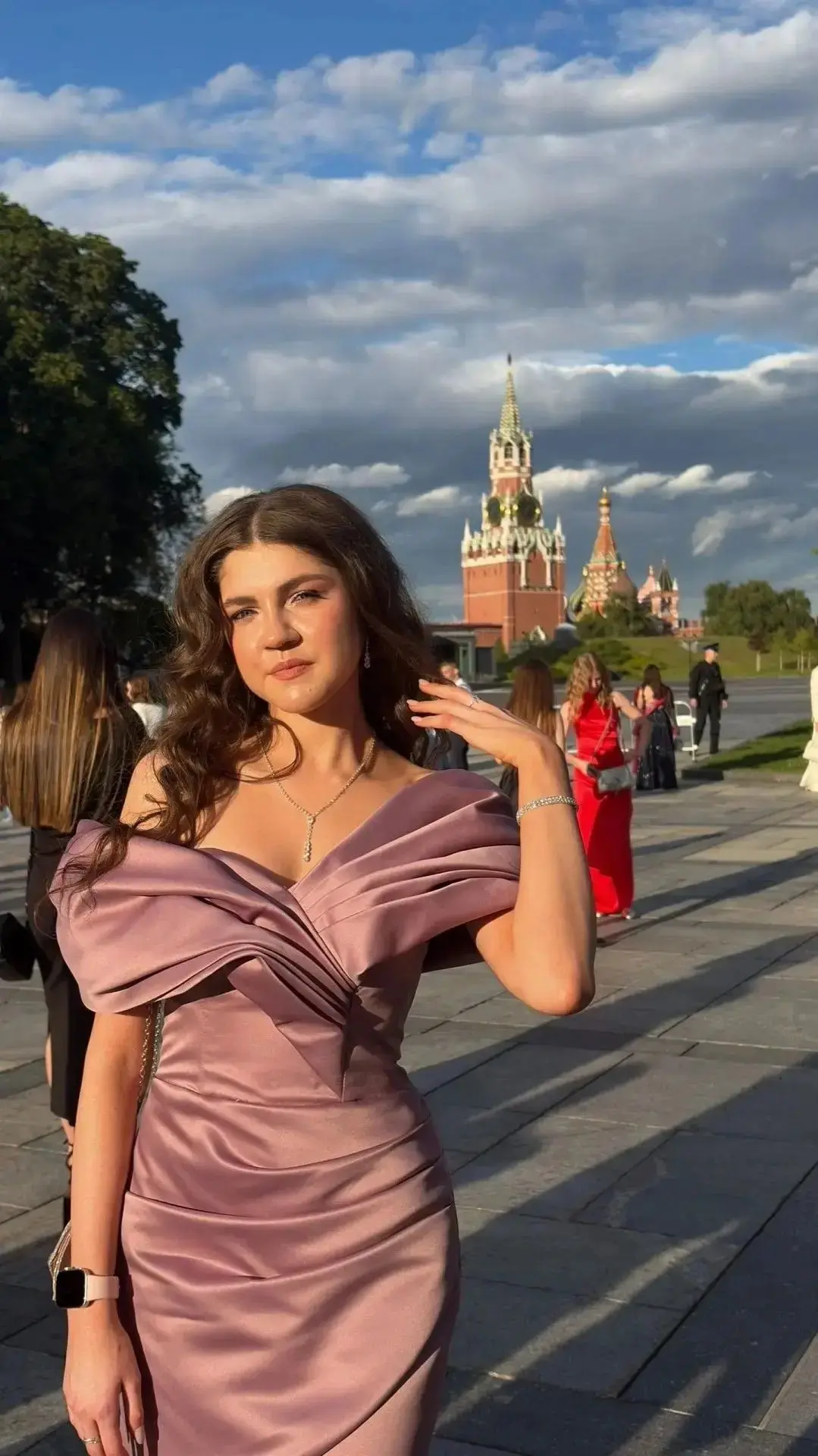 Выпускница школы № 14 представила Жигулёвск на Всероссийском балу в Кремле

С 25 по 28 июня в Москве
