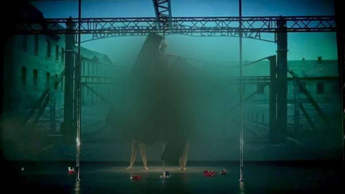 В Испании танцовщиц по pole dance дисквалифицировали за номер о нацизме.