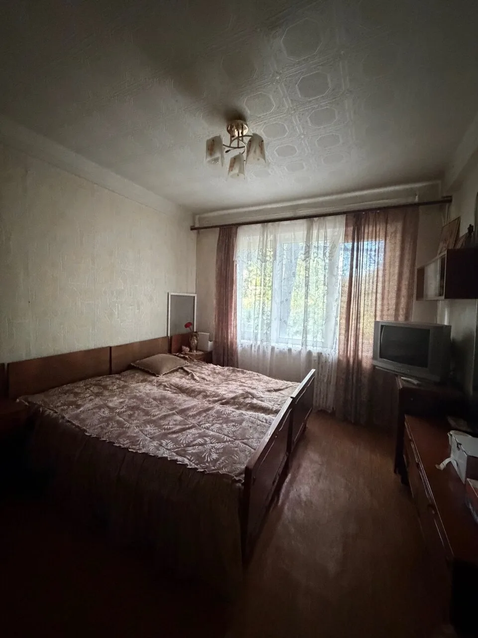 г.Горловка💢 р-н Комсомолец💢Цена 1.200.000 рублей💸
Продам 2-х ком. кв-ру. ул. Болотникова 27, 1/5.