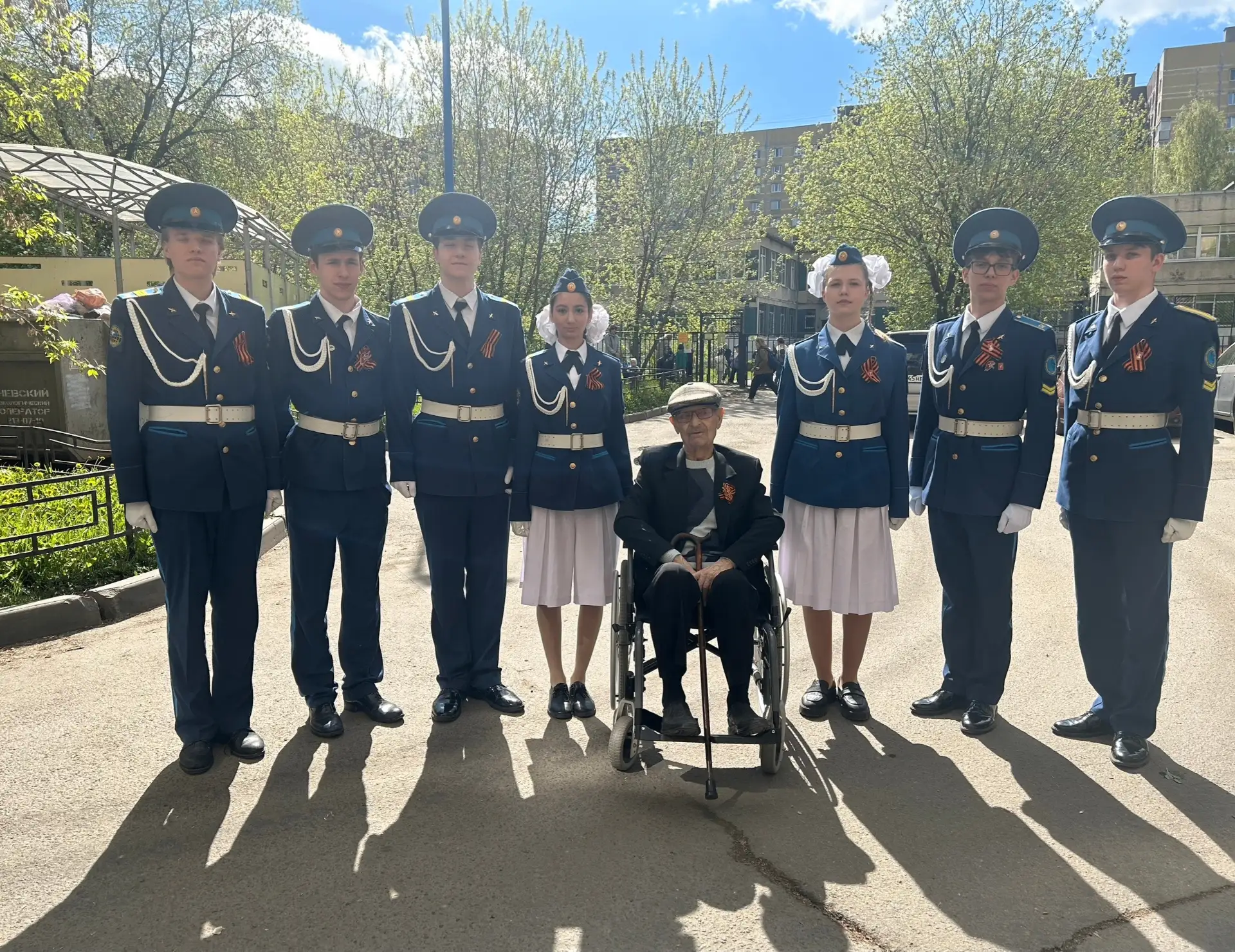 🕊️ В преддверии Дня Победы авиационные кадеты 10К класса «Балтики крылья» вместе с сот...