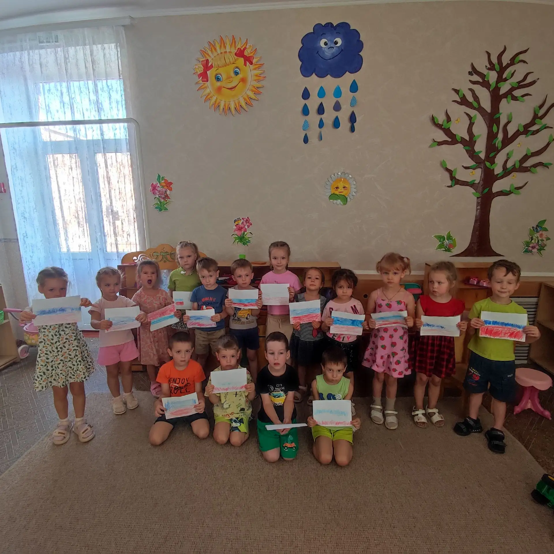 🇷🇺 Гордость нашей страны: День Флага в группе «Радуга»