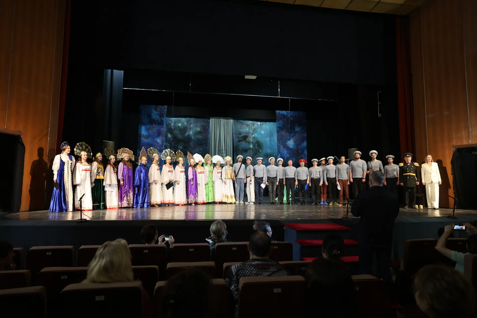 🎭 Театр Горького встретил Ферганский областной русский драматический театр в рамках программы «Больш