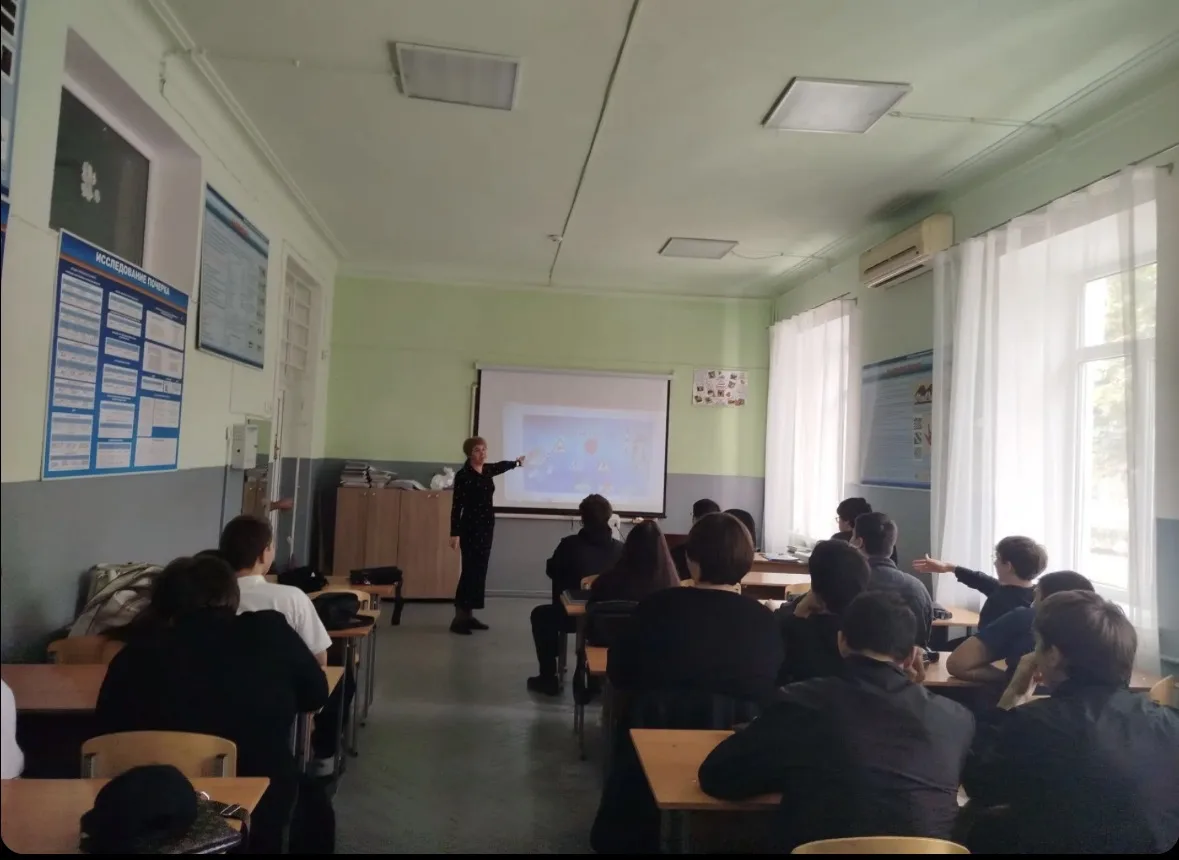 🚦👮‍♂️  🚘 В рамках Недели безопасности дорожного движения преподаватель ММТТ Швецова ...