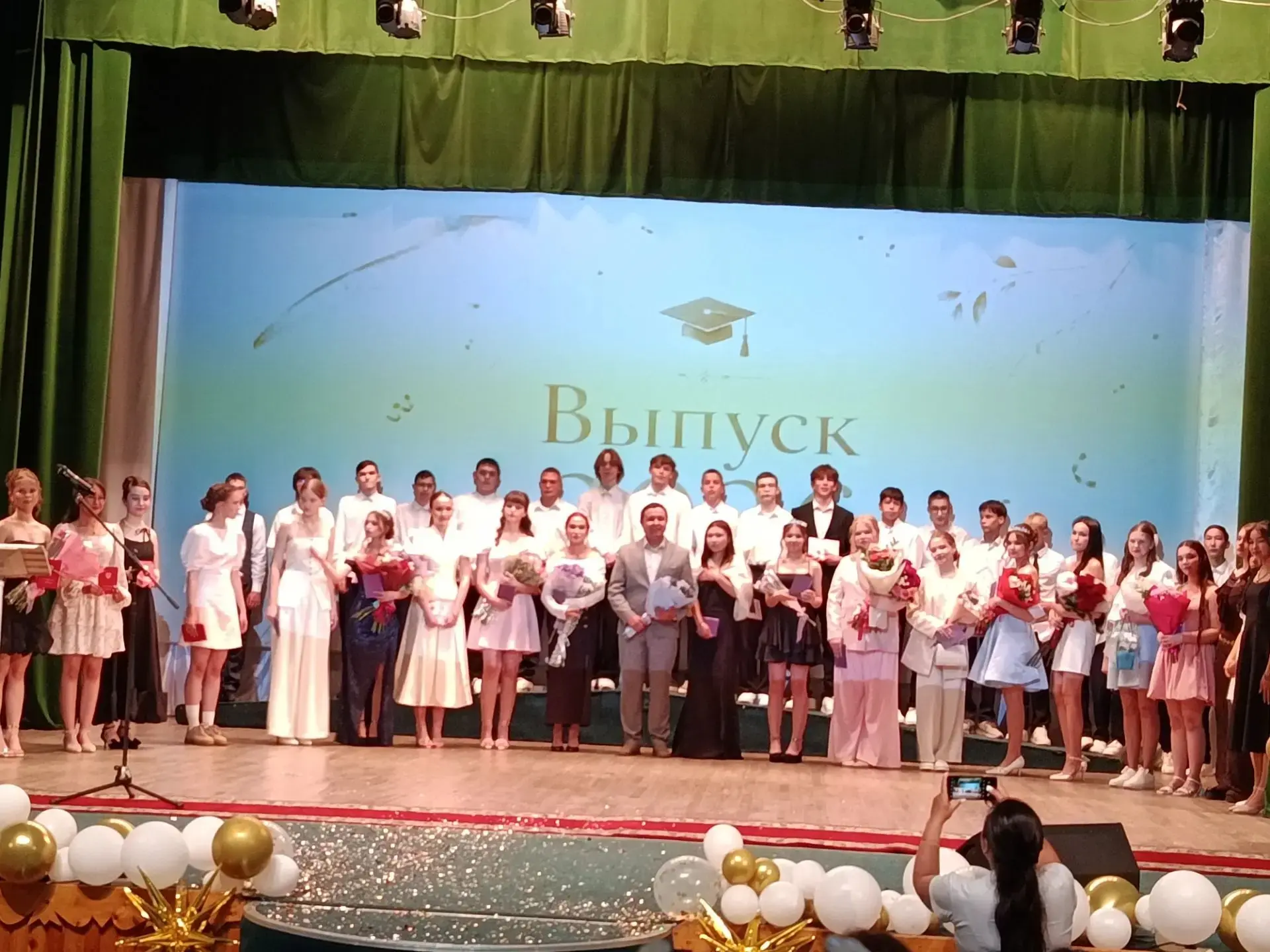 💫Выпускной в 9 классе: прощай, детство — здравствуй, новые горизонты! 🎉