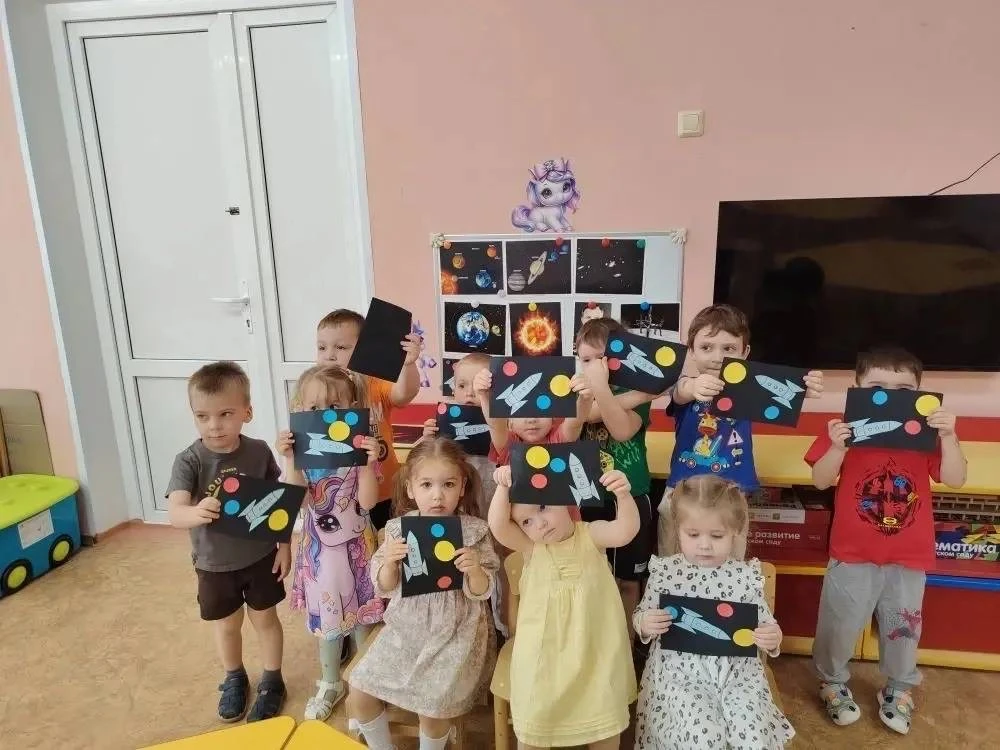Креативные дошколята Подольска отмечают «Космическую Пасху»  В детских садах школы «Бородино» ребята