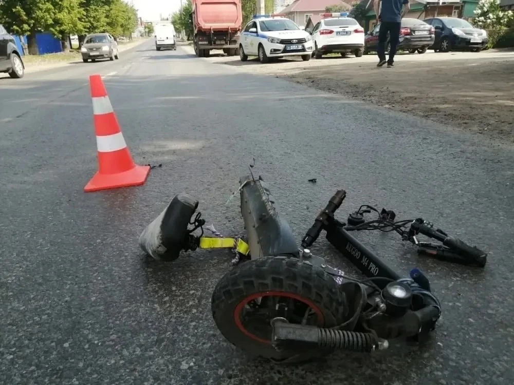 В Грязях владелец электросамоката может получить штраф в размере 30 тысяч рублей после ...